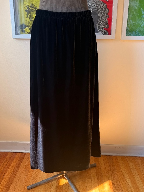Jessica Dresses & Skirts - Vintage 90s Black Velvet Maxi Skirt – Minimalist 90s Soft Grunge Luxe Staple 🖤